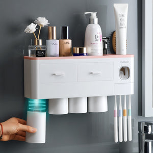 Bathroom accessories organizer