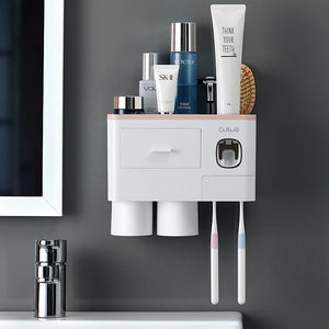 Bathroom accessories organizer